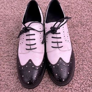 Vero Cuoio Oxford Dress Shoes.
